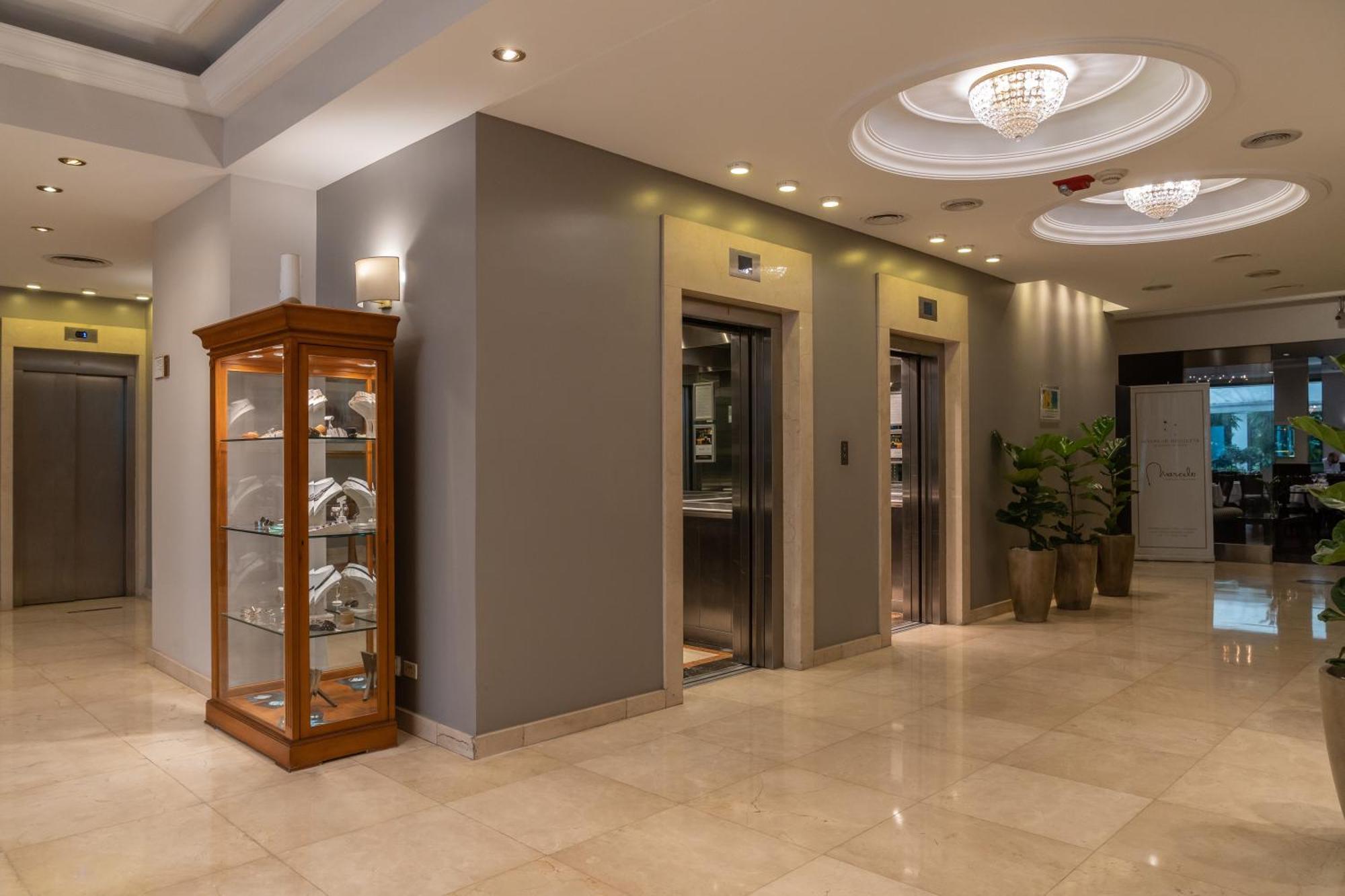 Hotel Intersur Recoleta Буенос-Айрес Екстер'єр фото